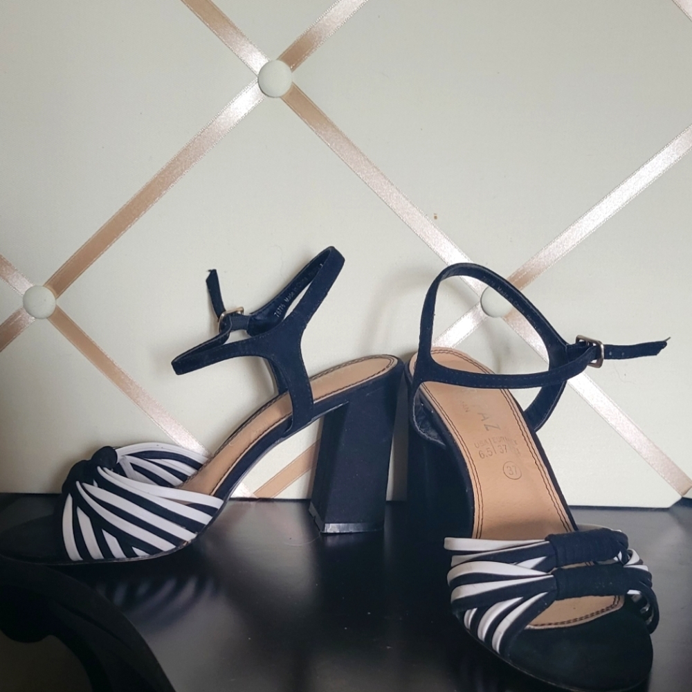 Open-Toe block heels
